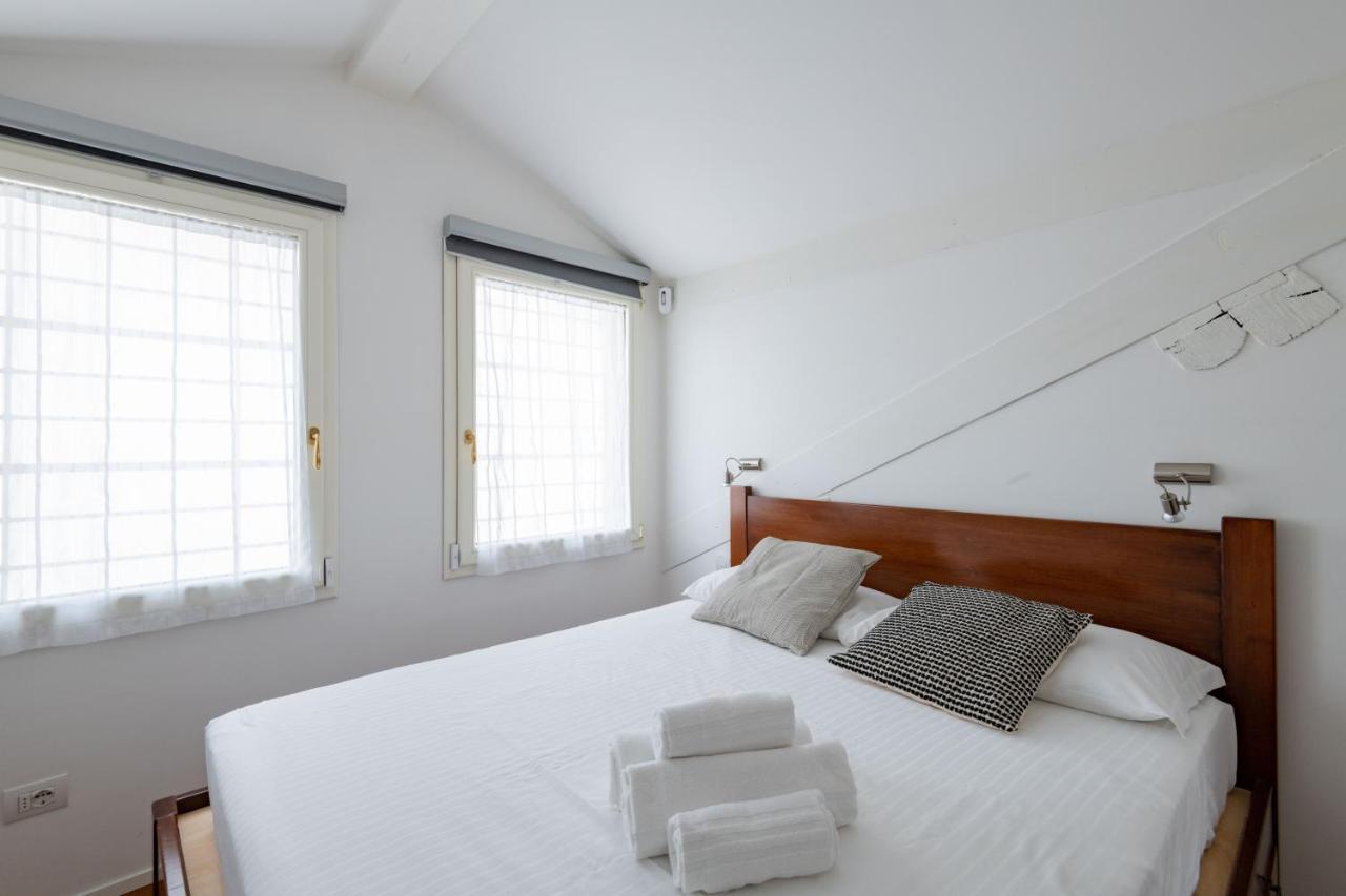 Milano Apartments Voghera Eksteriør bilde